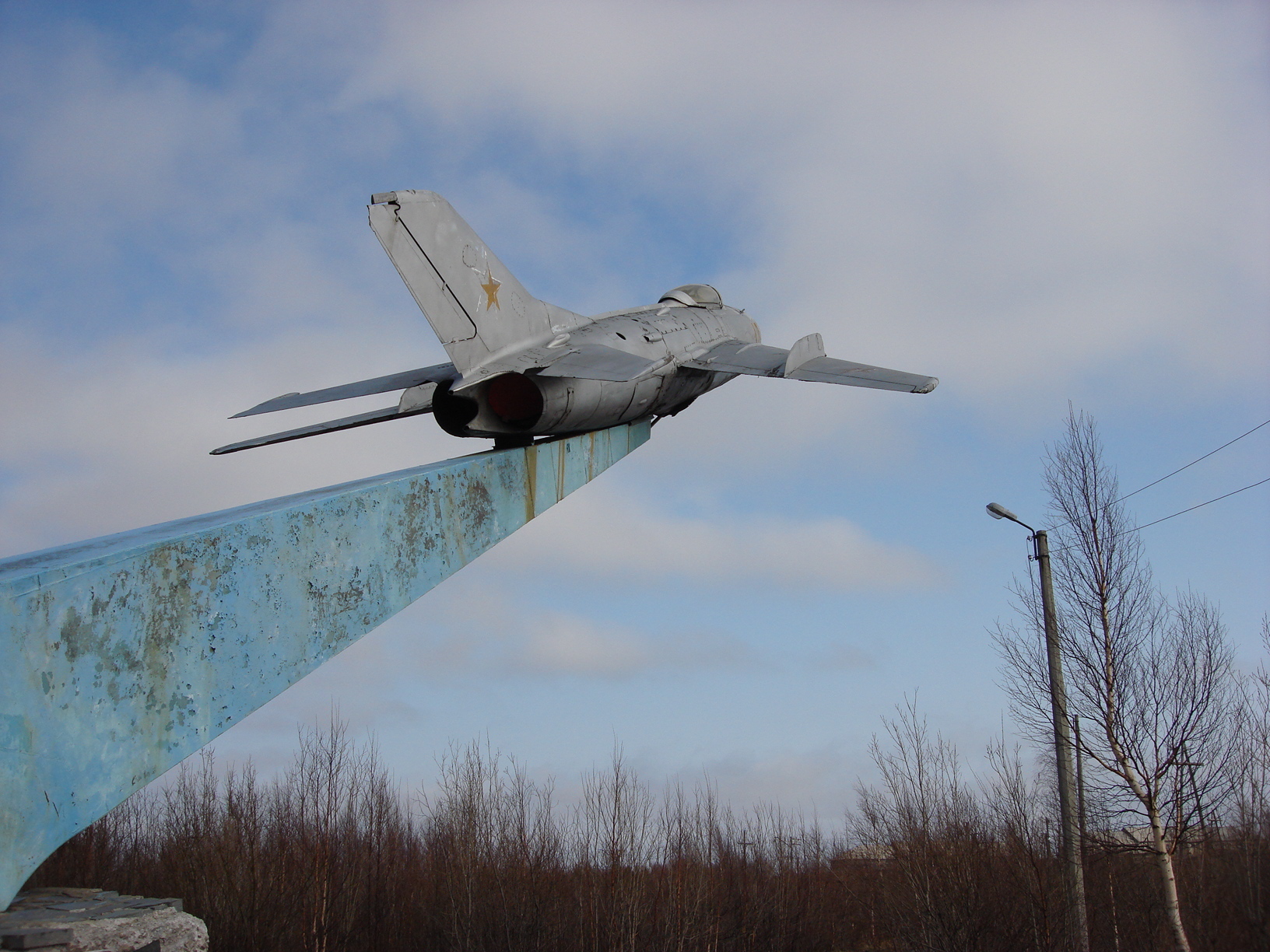 Км 27. Памятник миг 27 км Мончегорск. Мончегорск Гарнизон. Мончегорск Мурманская область 27 км. 27 Км железной дороги Мончегорск-Оленья.