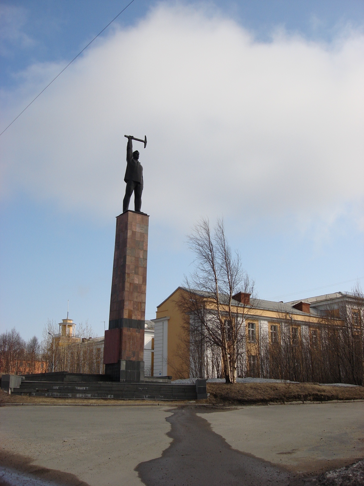 мончегорск площадь революции