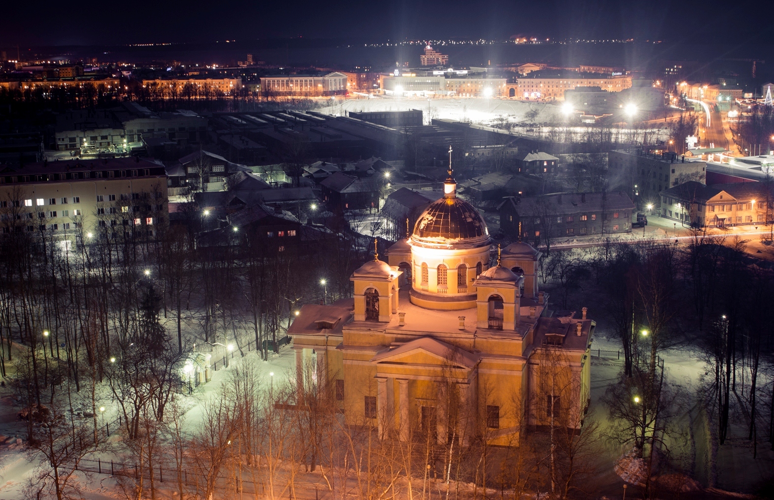 Фото петрозаводска. Собор Александра Невского Петрозаводск. Храм Александра Невского зима Петрозаводск. Петрозаводск храм Александра Невского зимой. Собор Александра Невского (Петрозаводск) Карелия ночью.