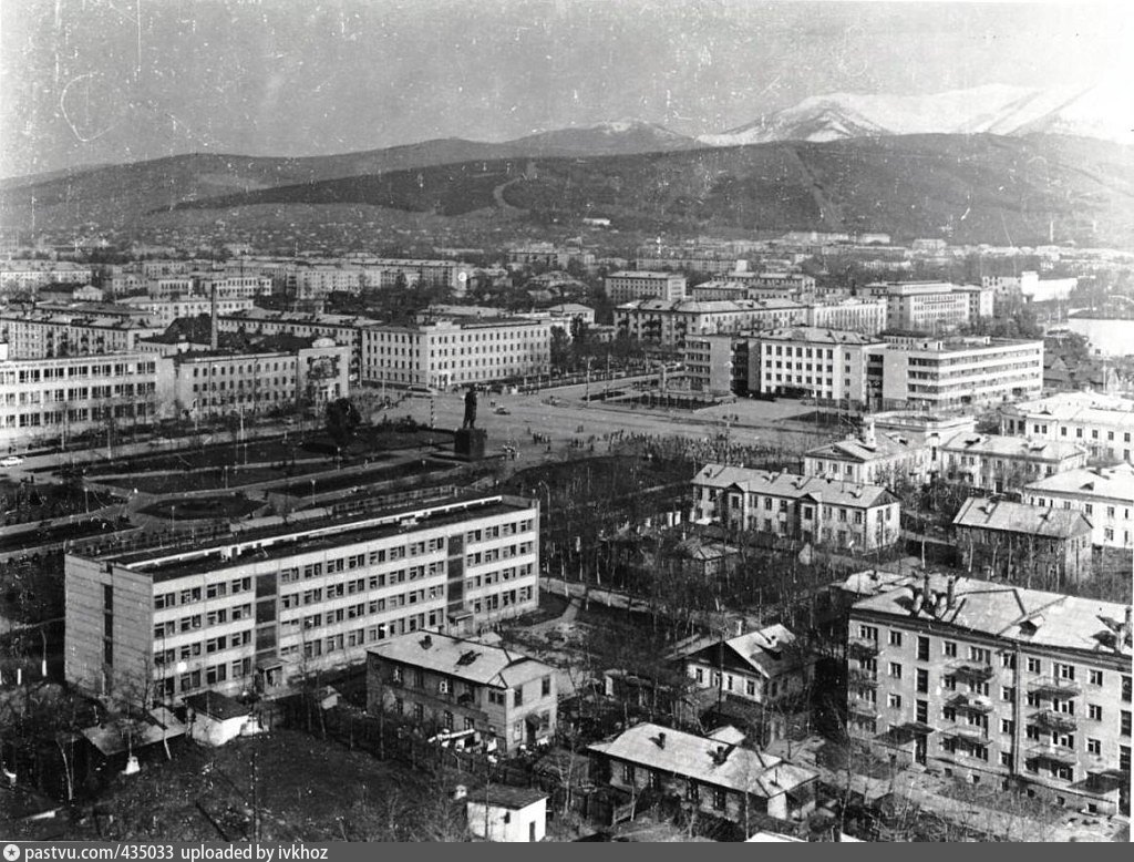 Южно сахалинская улица. Южно-Сахалинск 1980. Южно-Сахалинск 1946. Старый Южно Сахалинск. Южно-Сахалинск 1988.